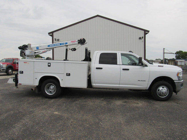 Used 2022 RAM 3500 Tradesman w/ Chrome Appearance Group AWD/4WD image 2