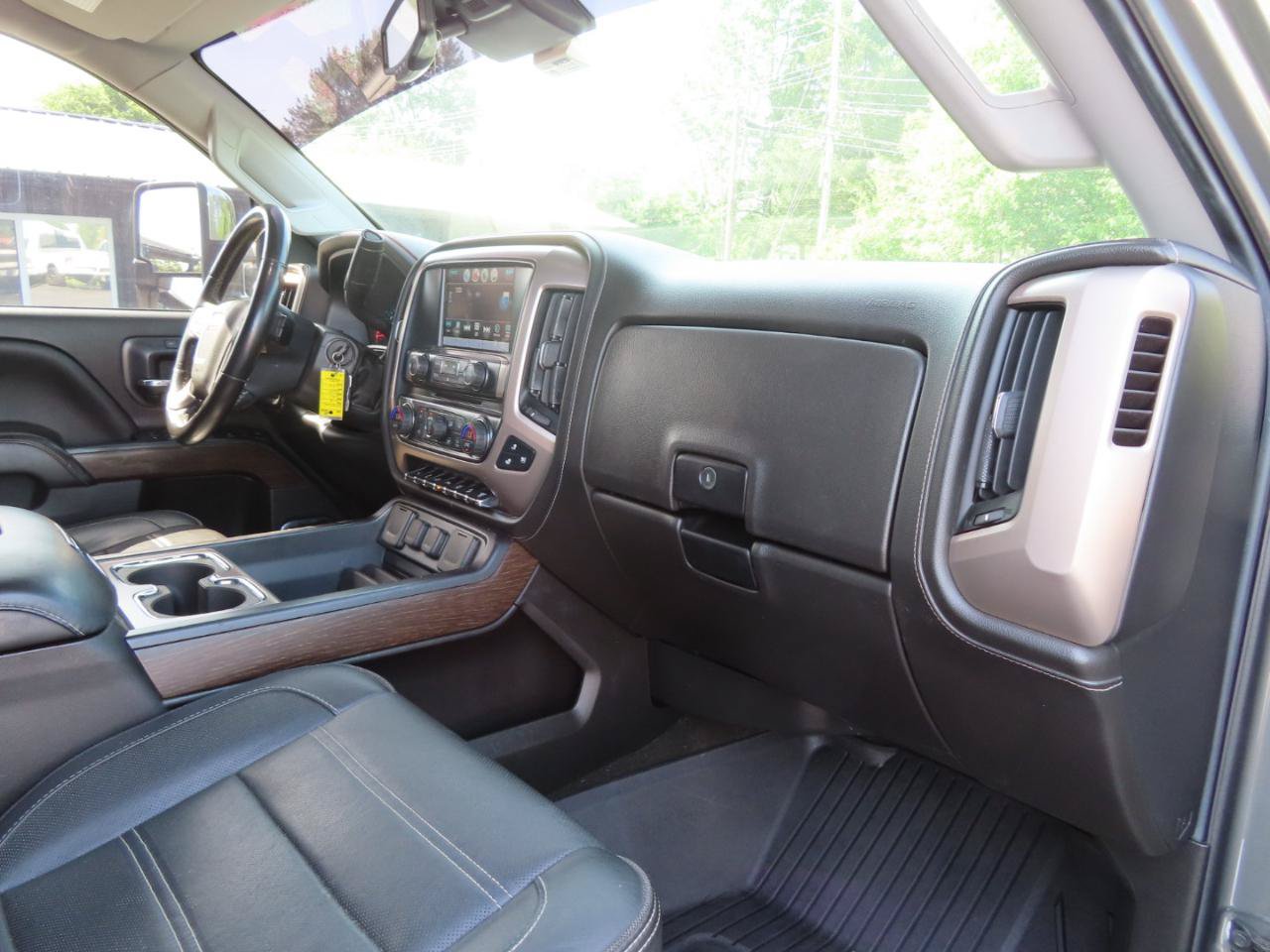 Used 2018 GMC Sierra 3500 Denali w/ Duramax Plus Package AWD/4WD image 52