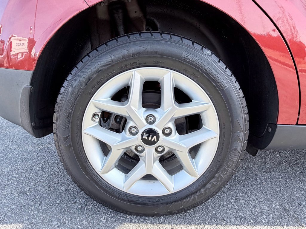 Used 2020 Kia Soul S FWD image 29