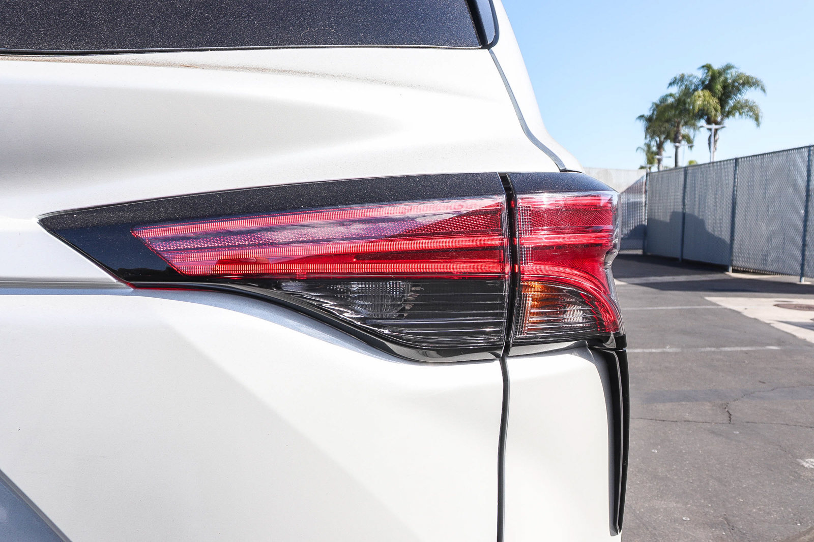 Used 2024 Toyota Sienna Platinum FWD image 10