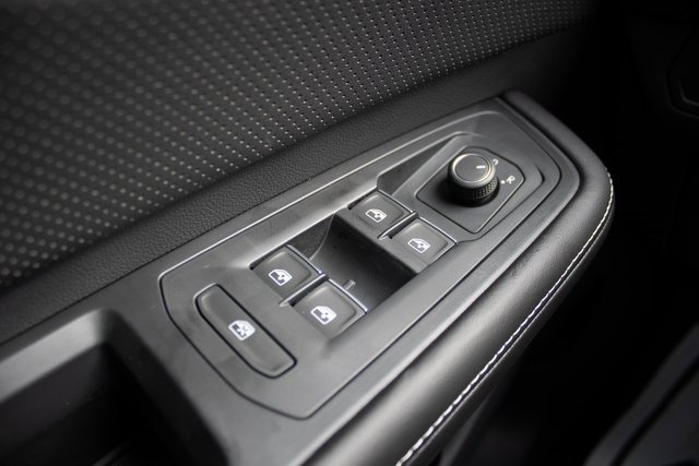 Used 2024 Volkswagen Atlas SE image 35