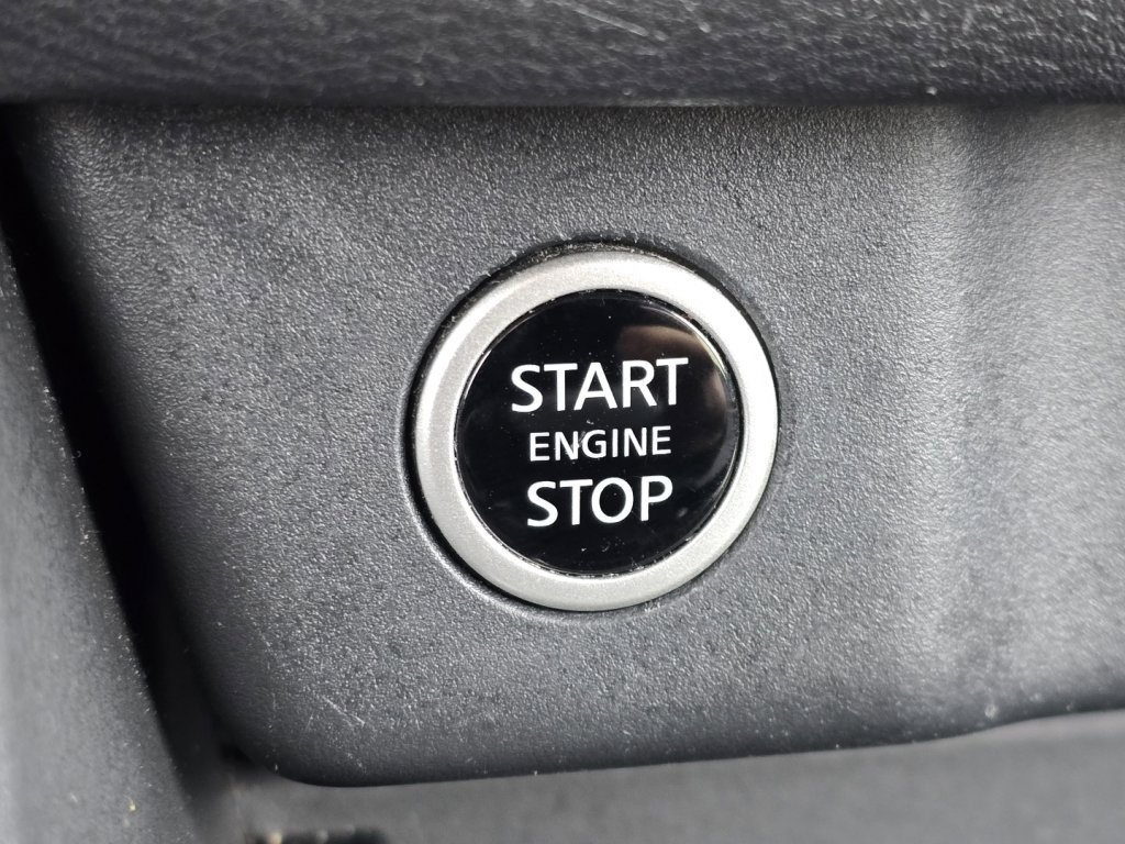 Used 2023 Nissan Rogue SV image 24