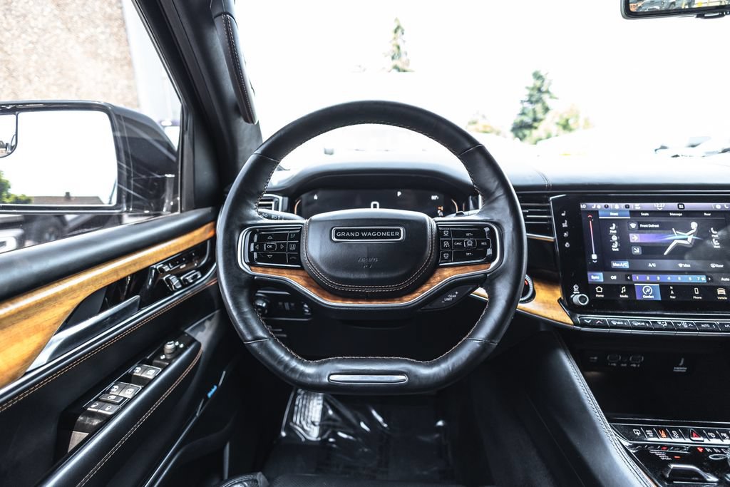 Used 2022 Jeep Grand Wagoneer Series III w/ Flexible Seating Group AWD/4WD image 21