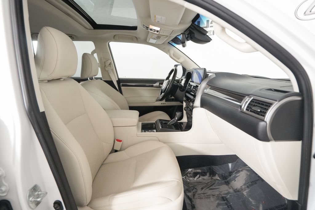 Used 2023 Lexus GX 460 Premium w/ Accessory Package AWD/4WD image 19