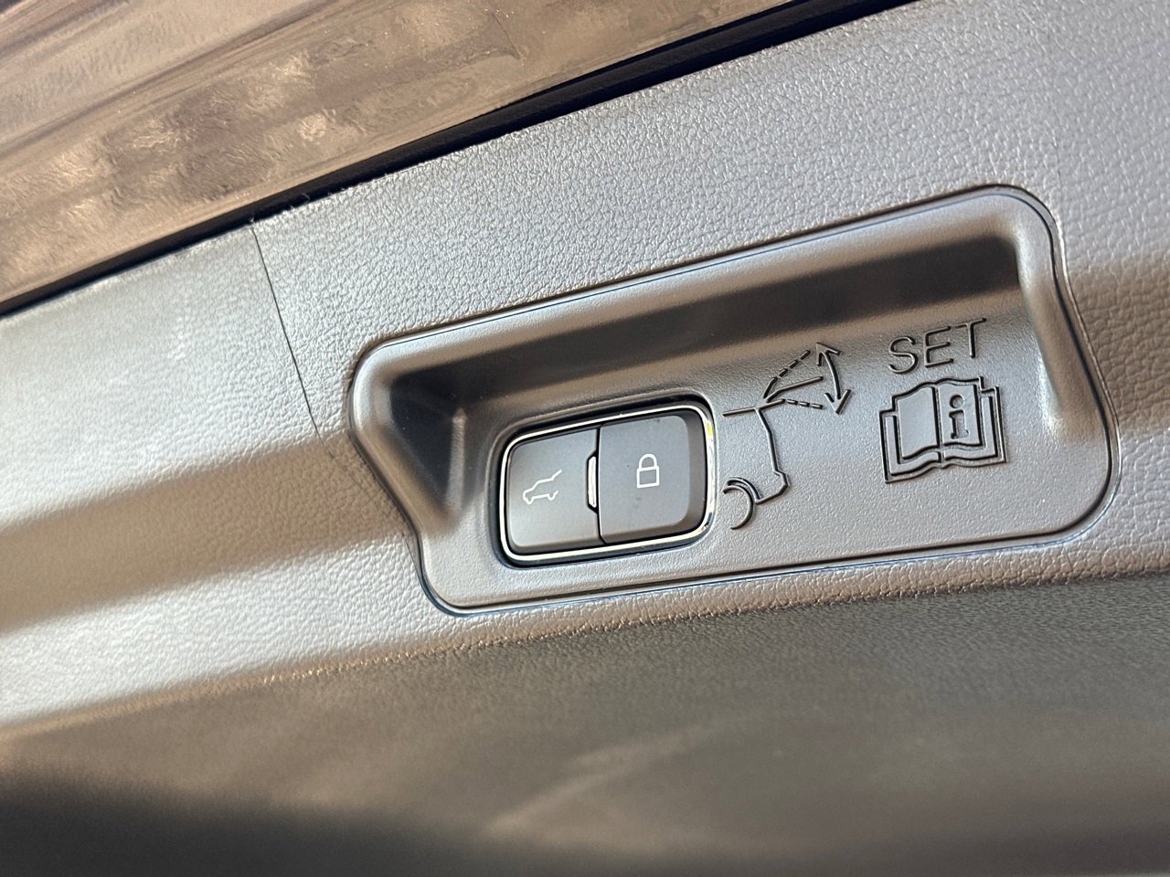 New 2026 Ford Explorer Active w/ Active Comfort Package image 9