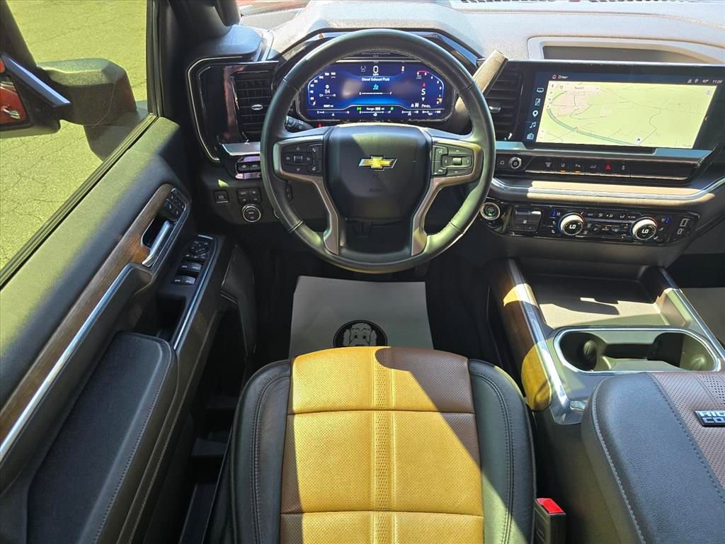 Used 2024 Chevrolet Silverado 3500 High Country w/ High Country Premium Package AWD/4WD image 3