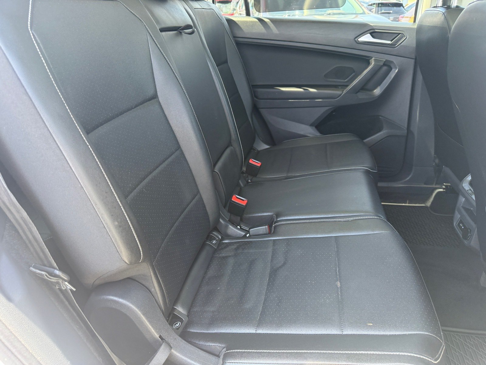 Used 2021 Volkswagen Tiguan SE w/ Panoramic Sunroof Package FWD image 26
