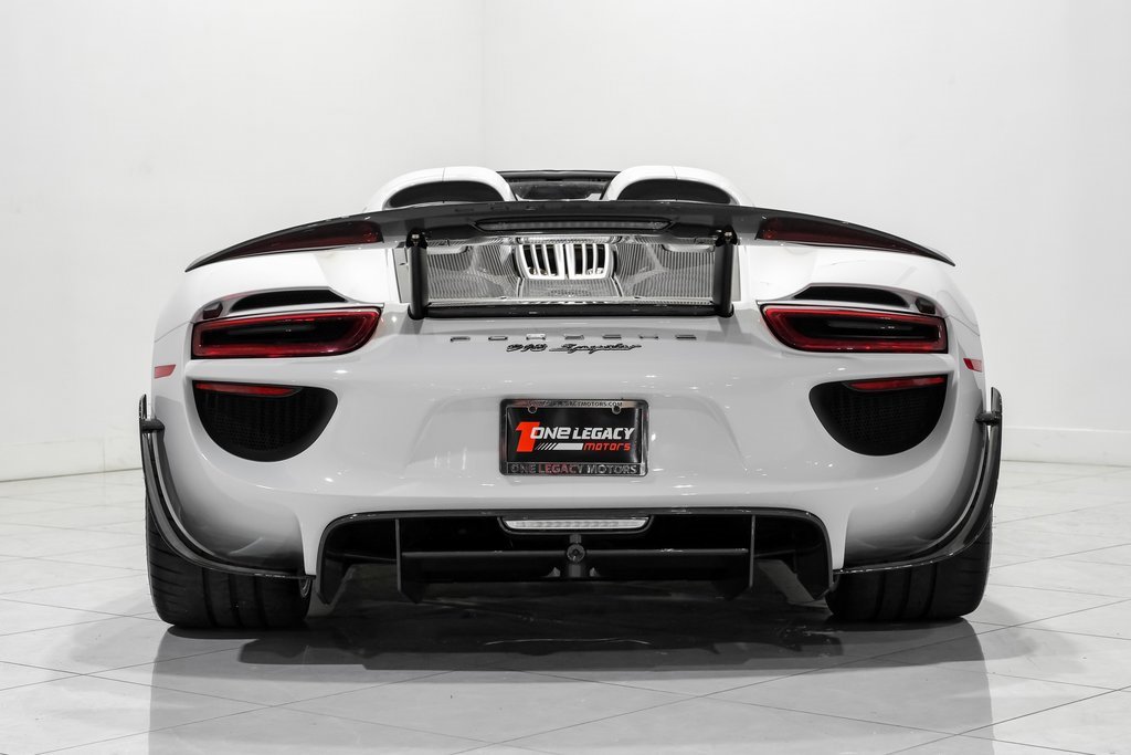 Used 2015 Porsche 918 Spyder image 11