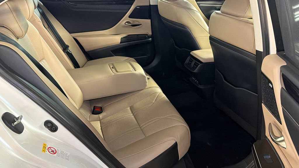 Used 2019 Lexus ES 350 Ultra Luxury w/ Accessory Package 2 image 12