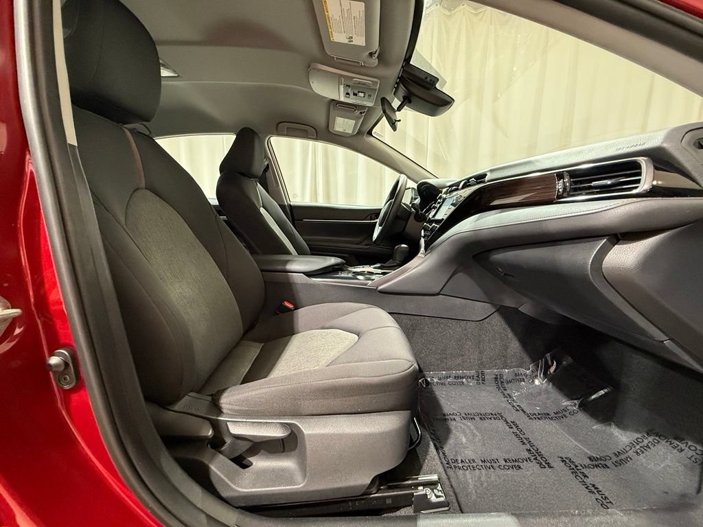 Used 2019 Toyota Camry LE FWD image 19