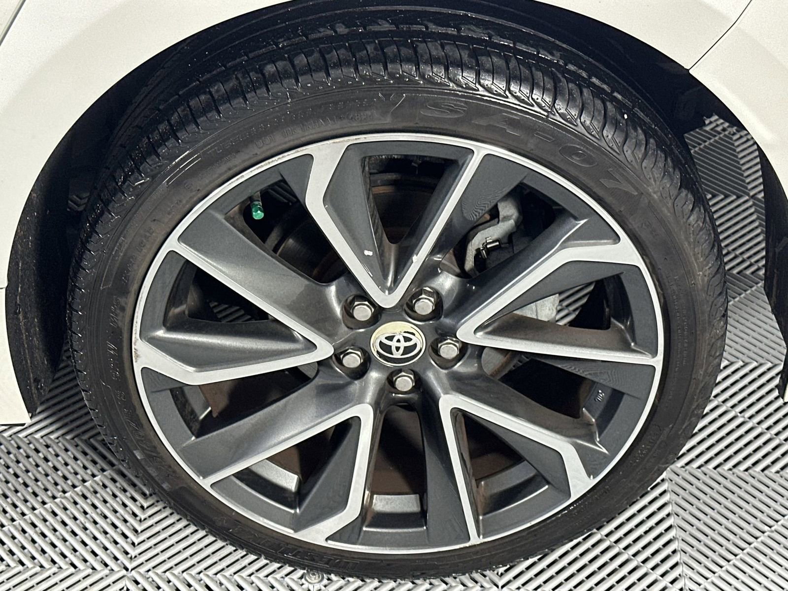 Used 2020 Toyota Corolla XSE FWD image 10