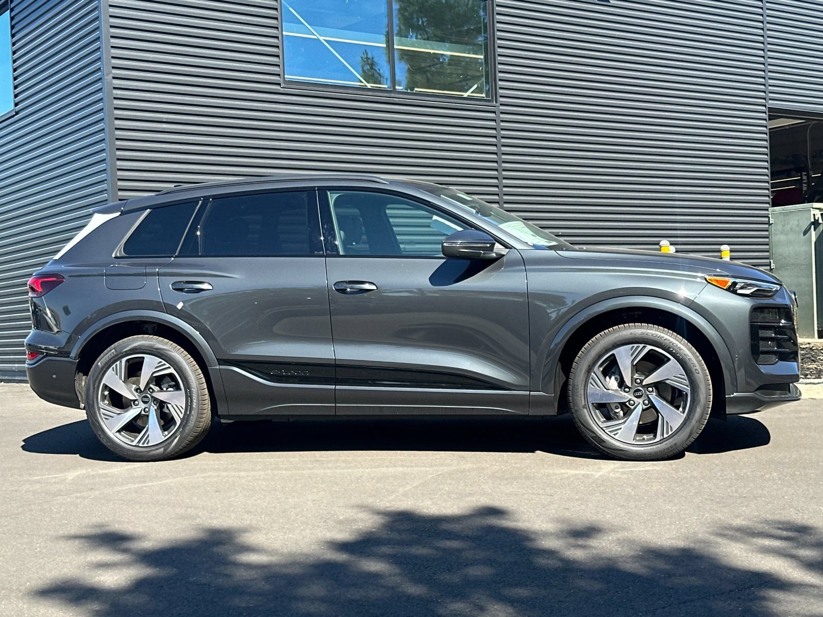 New 2027 Audi Q6 e-tron Premium AWD/4WD image 7