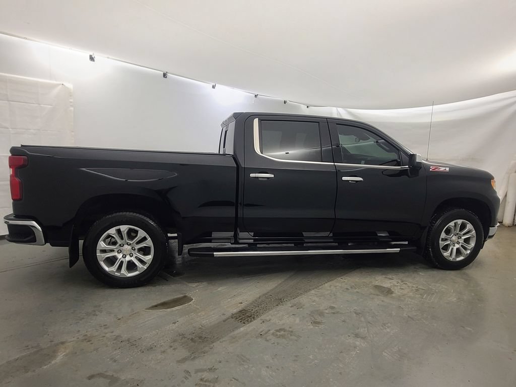 Used 2024 Chevrolet Silverado 1500 LTZ AWD/4WD image 2