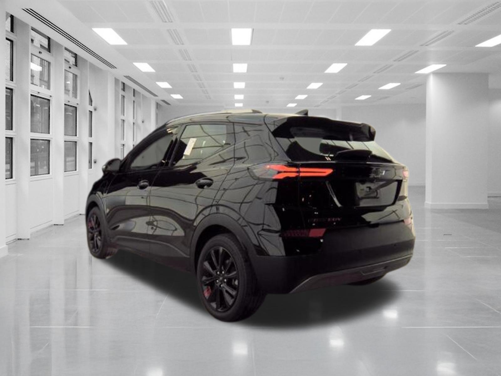 Used 2023 Chevrolet Bolt EUV LT w/ Convenience Package FWD image 6