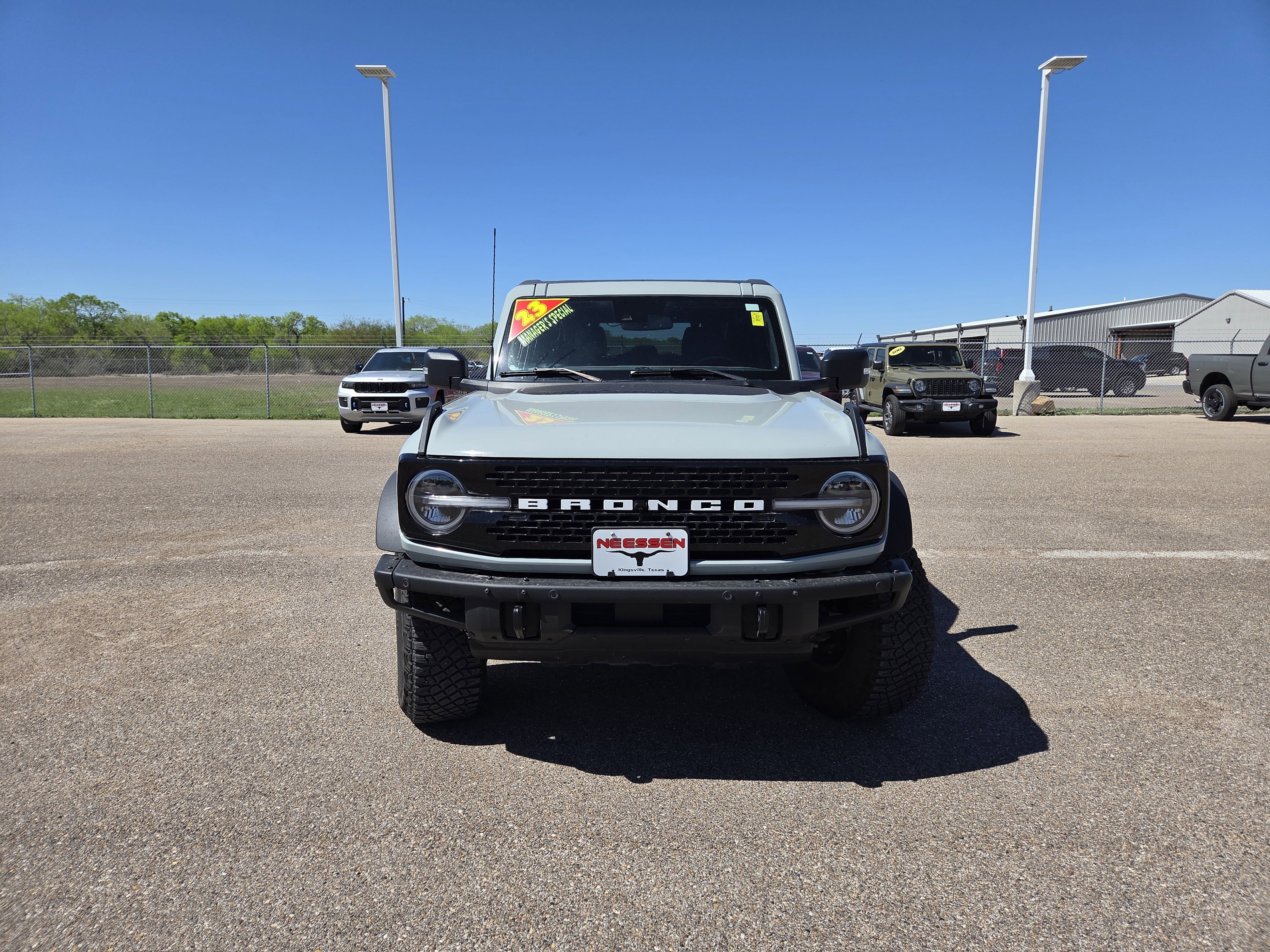 Used 2023 Ford Bronco Wildtrak image 2