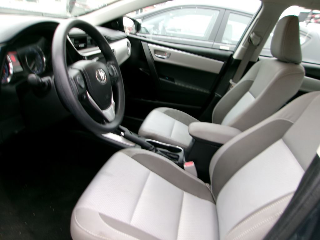 Used 2017 Toyota Corolla LE w/ Carpet Mat Package (TMS) image 8