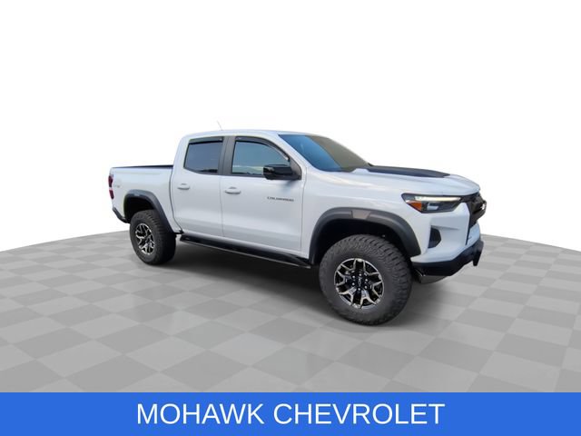Used 2024 Chevrolet Colorado ZR2 w/ ZR2 Convenience Package III AWD/4WD image 2