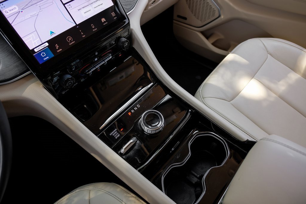 Used 2022 Jeep Grand Cherokee Limited image 33