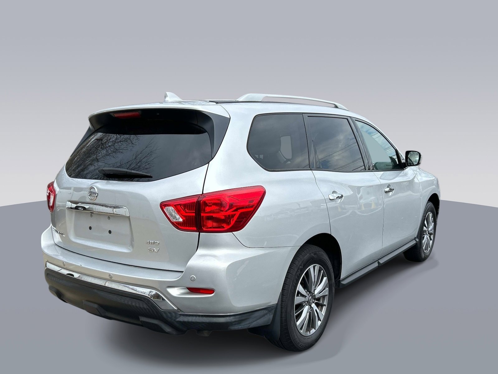 Used 2019 Nissan Pathfinder SV AWD/4WD image 3