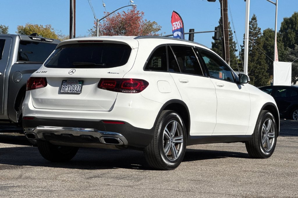 Used 2020 Mercedes-Benz GLC 300 4MATIC image 3