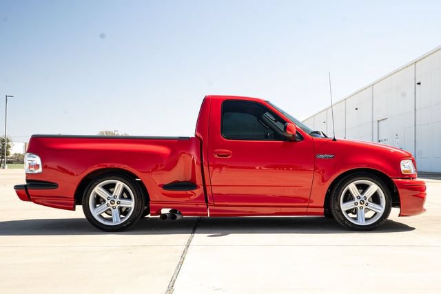 Used 2004 Ford F150 Lightning RWD image 5
