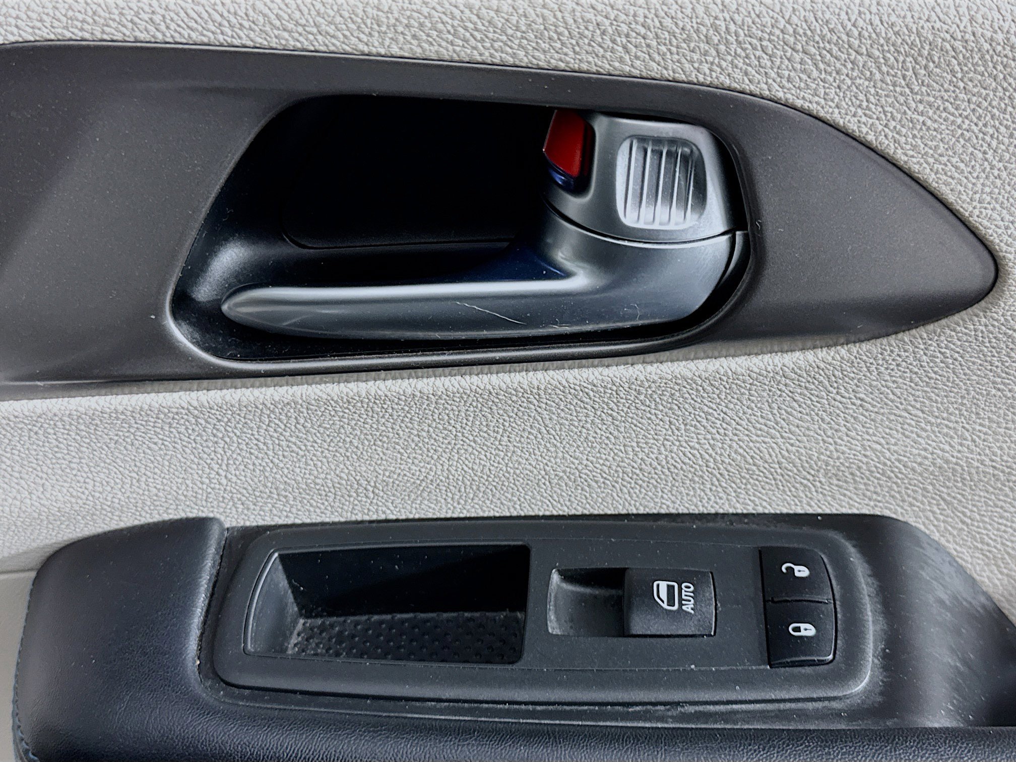 Used 2021 Chrysler Pacifica Touring-L image 29