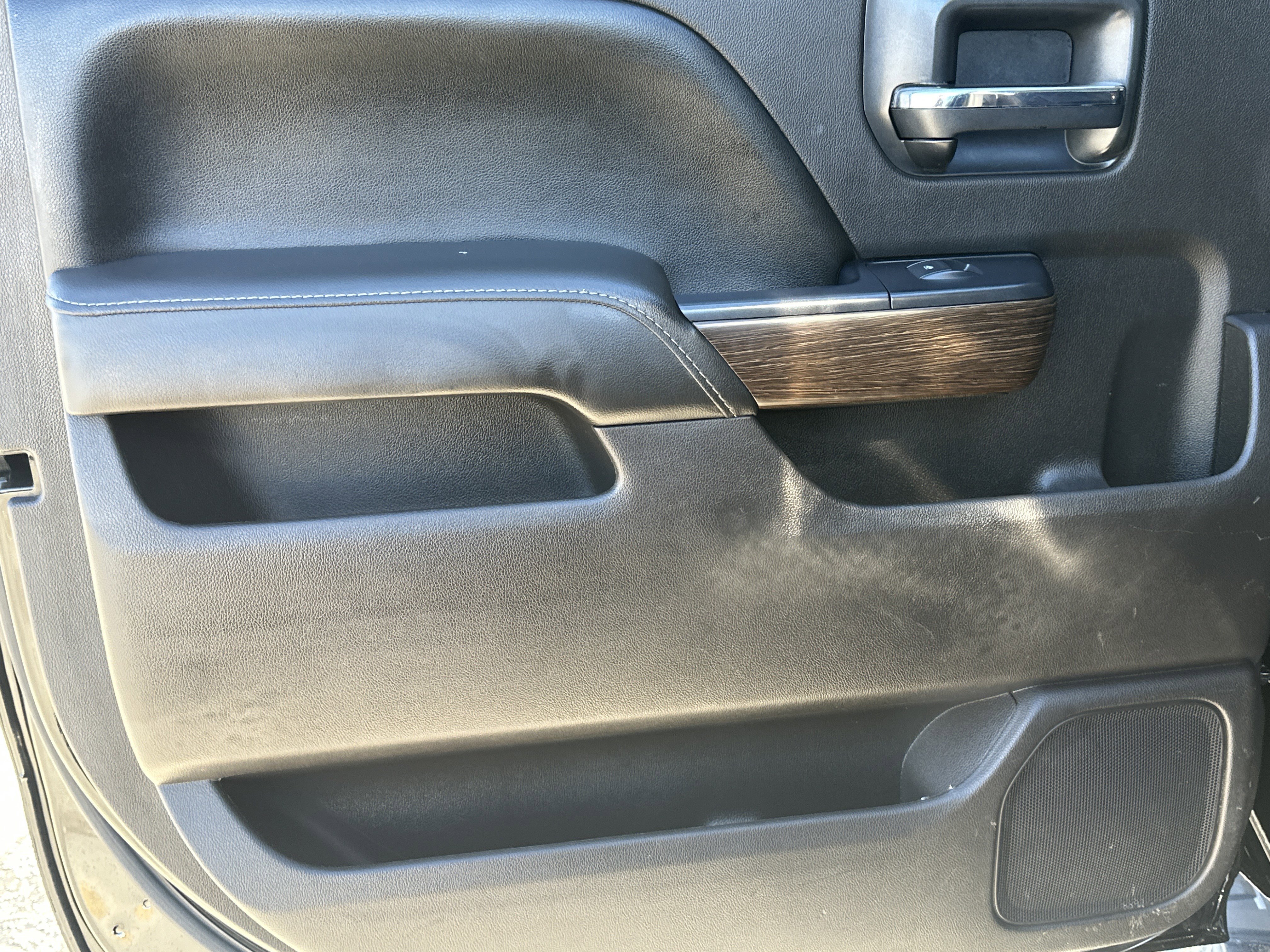 Used 2017 GMC Sierra 3500 Denali w/ Duramax Plus Package image 21