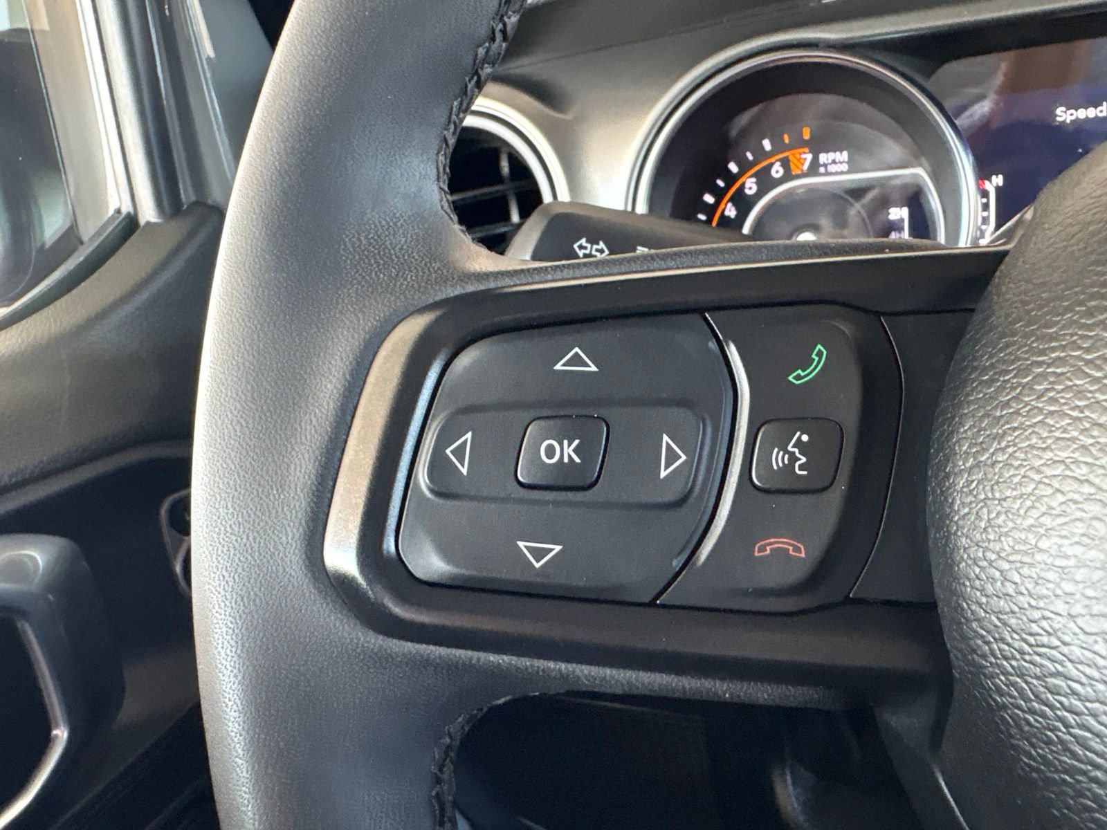 Used 2023 Jeep Gladiator Sport AWD/4WD image 36