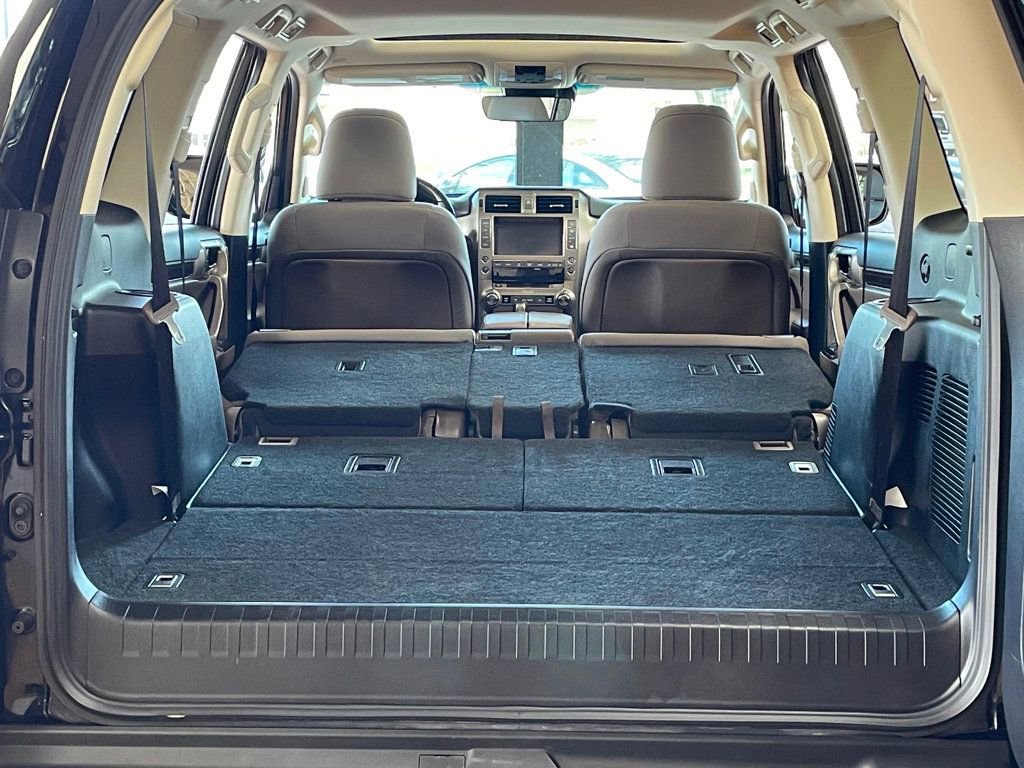 Used 2020 Lexus GX 460 Premium w/ Premium Package AWD/4WD image 25