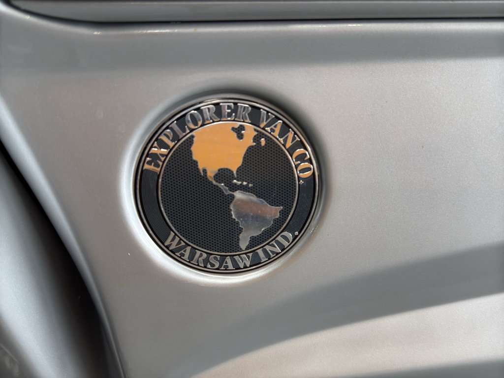 Used 2023 GMC Savana 2500 RWD image 12