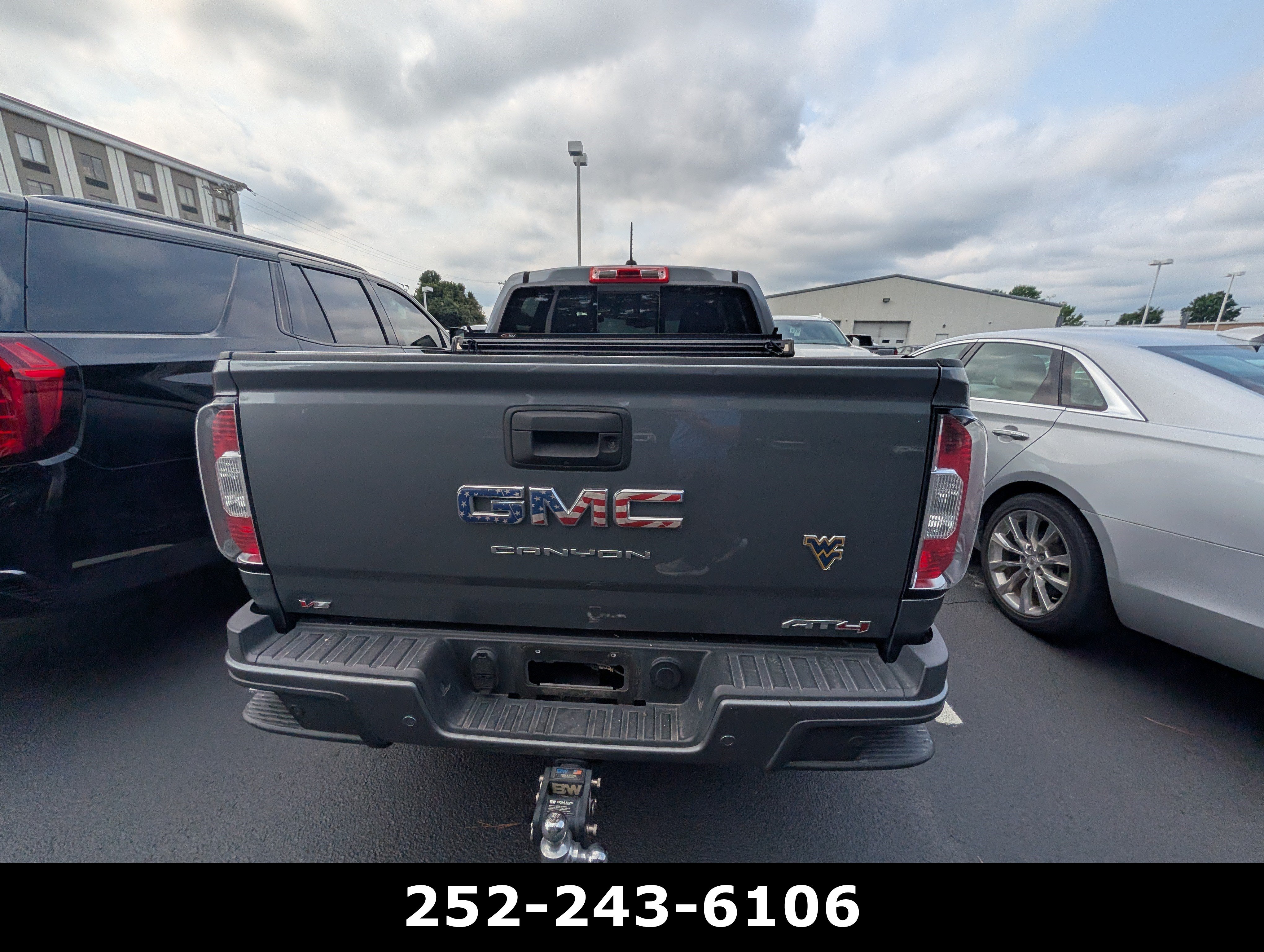Used 2022 GMC Canyon AT4 w/ Trailering Package AWD/4WD image 4