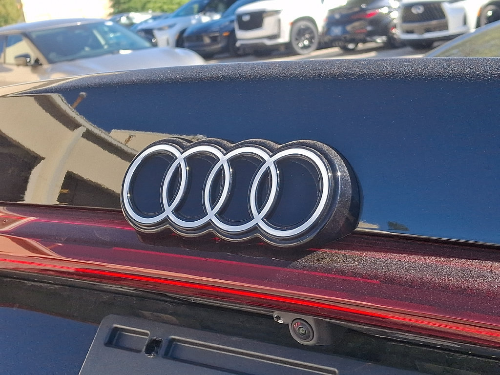 Used 2025 Audi A6 e-tron Prestige RWD image 32
