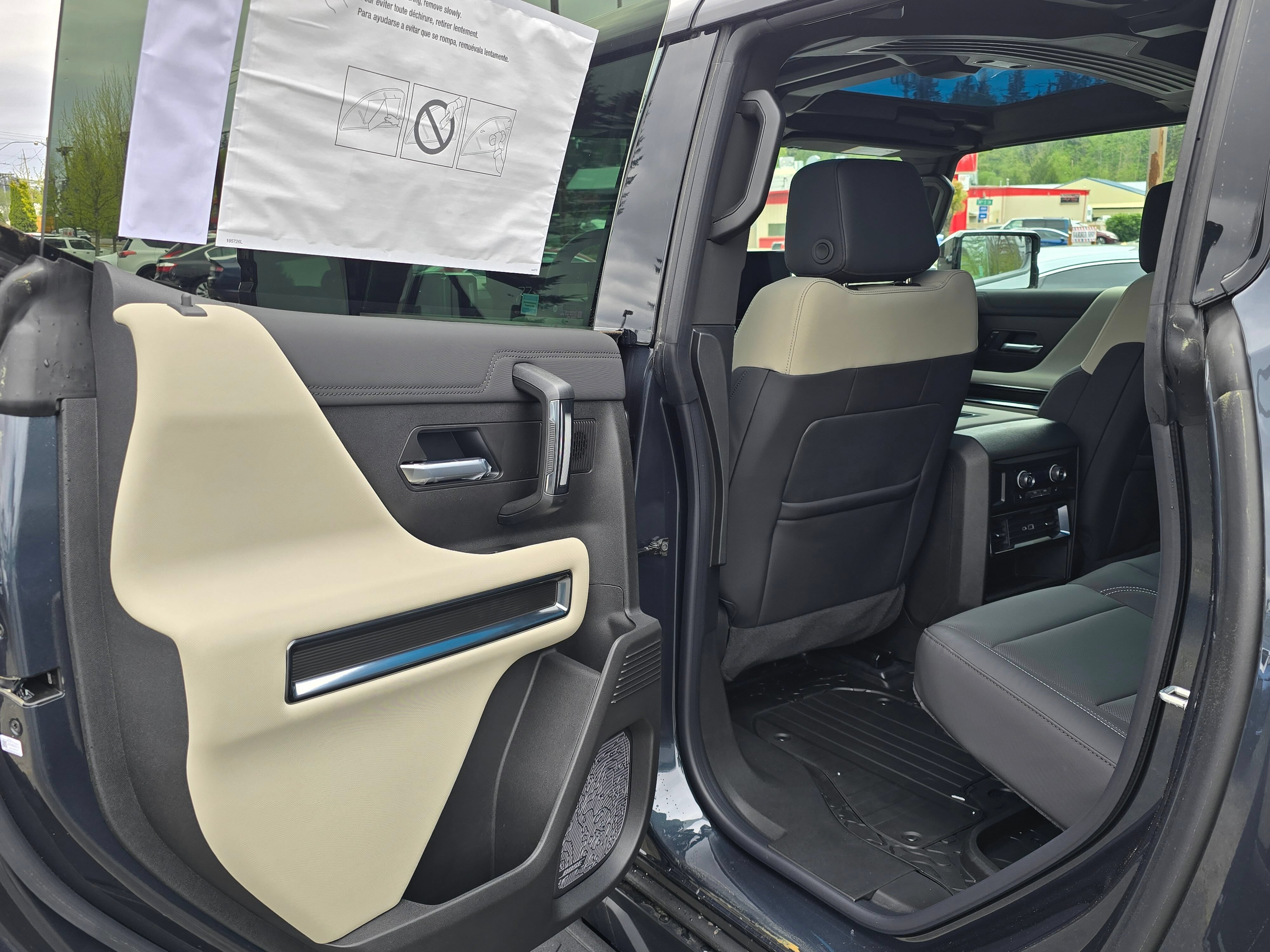 New 2026 GMC Hummer EV 4x4 Crew Cab w/ LPO, Dark Essentials Package image 13