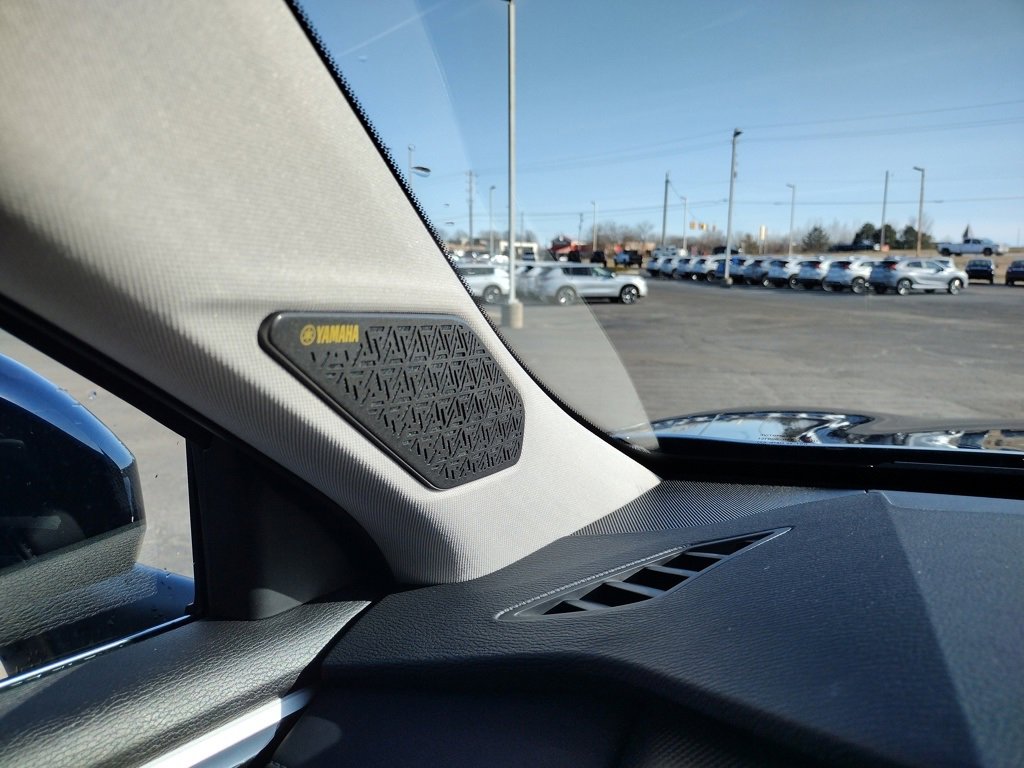 New 2025 Mitsubishi Outlander SE image 29