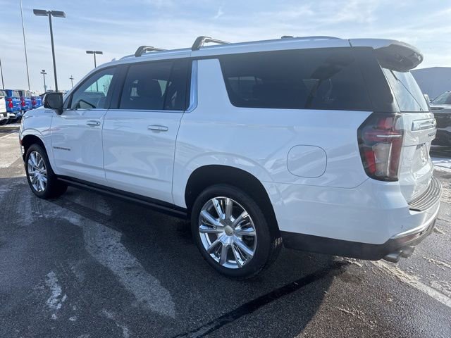 Used 2022 Chevrolet Suburban High Country image 10