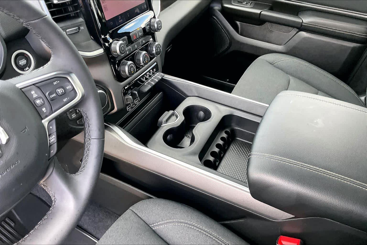 Used 2025 RAM 1500 Big Horn w/ Night Edition AWD/4WD image 15