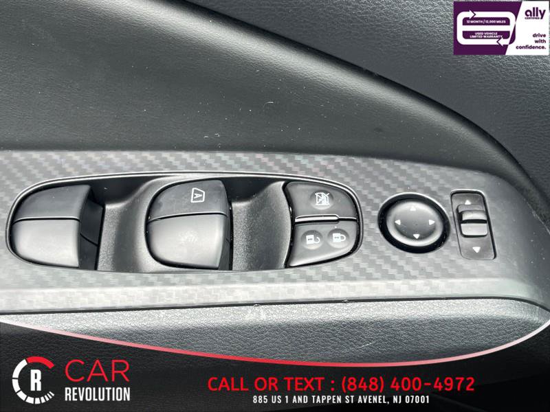 Used 2025 Nissan Altima 2.5 SV FWD image 23