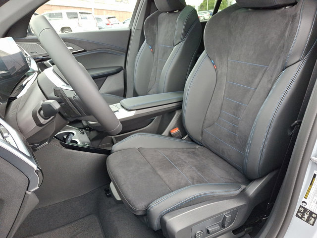 New 2026 BMW X2 xDrive28i w/ Technology Package image 8