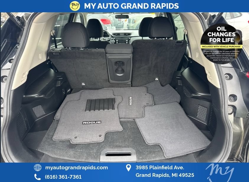 Used 2017 Nissan Rogue S w/ Appearance Package AWD/4WD image 10