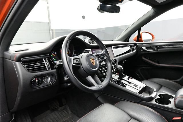 Certified 2023 Porsche Macan AWD/4WD image 4