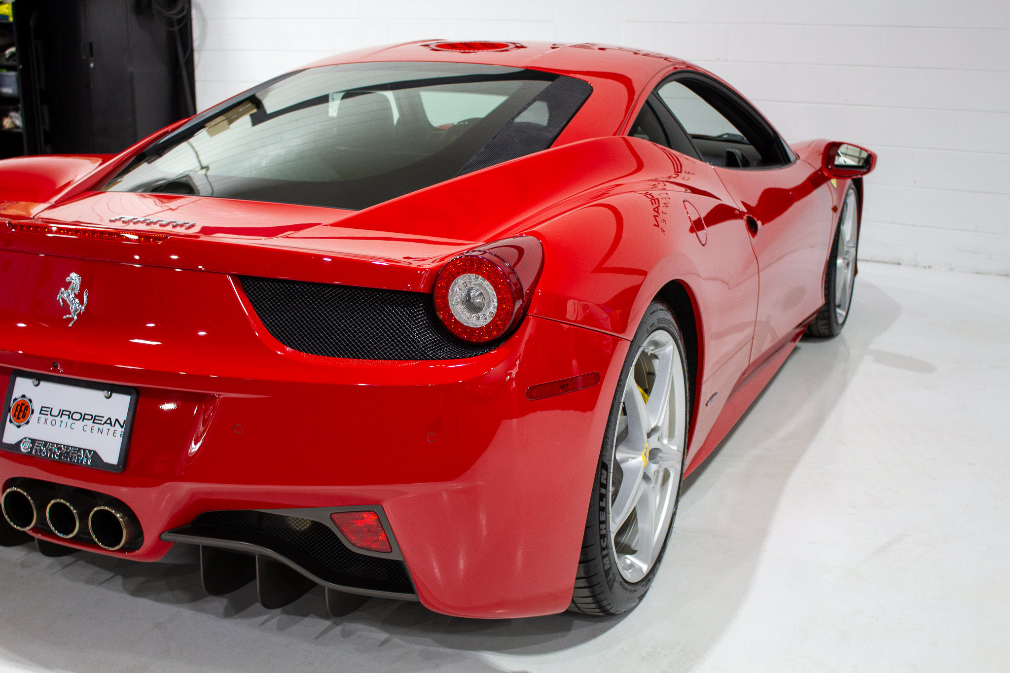 Used 2014 Ferrari 458 Italia Coupe RWD image 16