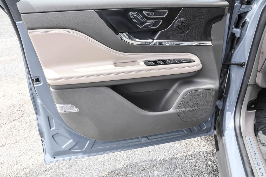 Used 2024 Lincoln Corsair AWD w/ Equipment Group 101A image 29