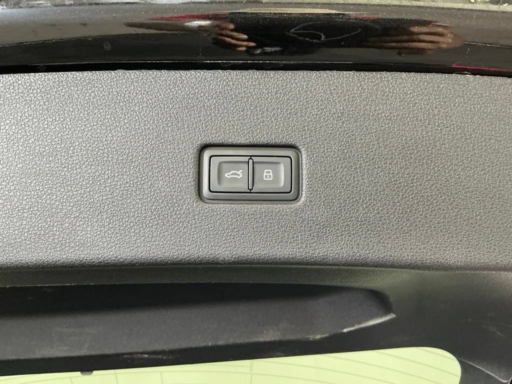 Used 2024 Audi RS Q8 AWD/4WD image 30