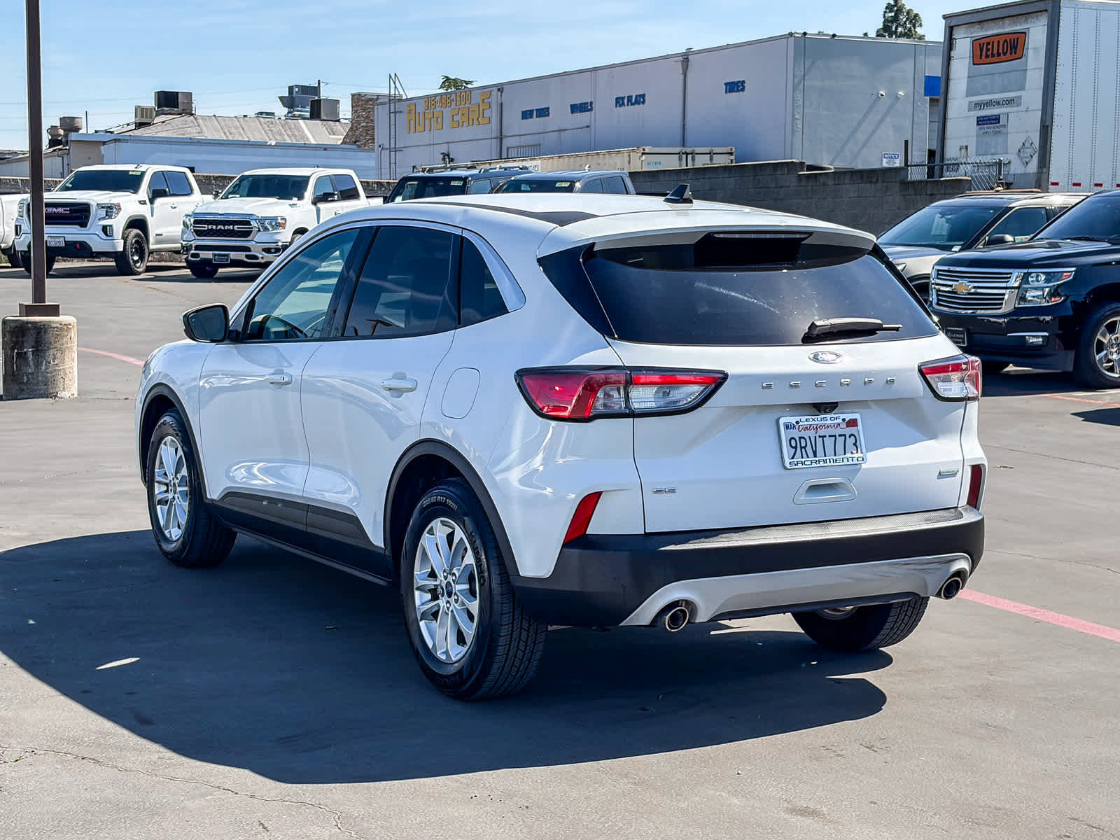 Used 2020 Ford Escape SE image 2