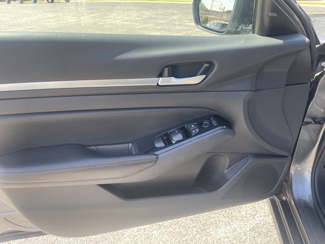 Used 2024 Nissan Altima 2.5 SR image 9