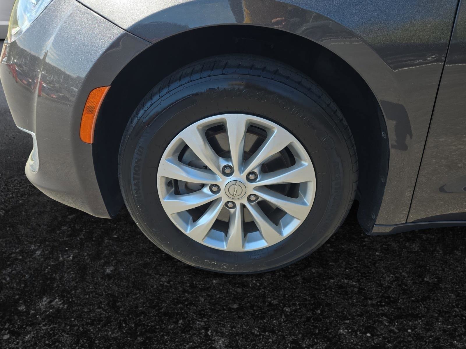 Used 2018 Chrysler Pacifica Touring Plus image 9