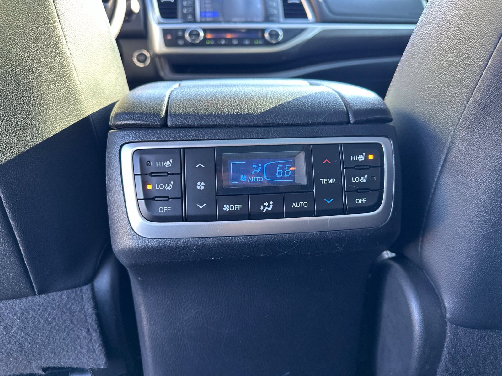 Used 2017 Toyota Highlander Limited Platinum FWD image 24