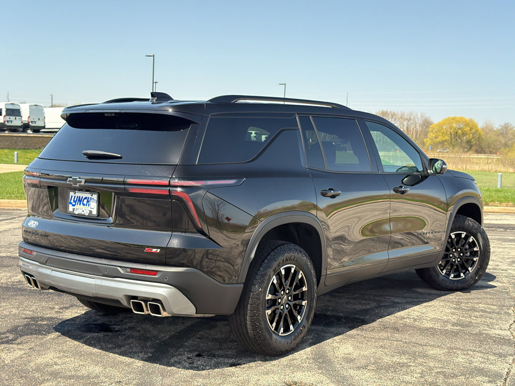Used 2025 Chevrolet Traverse Z71 w/ Enhanced Driving Package AWD/4WD image 4