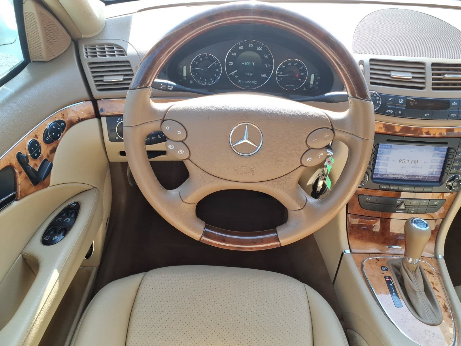 Used 2008 Mercedes-Benz E 350 4MATIC Wagon image 4