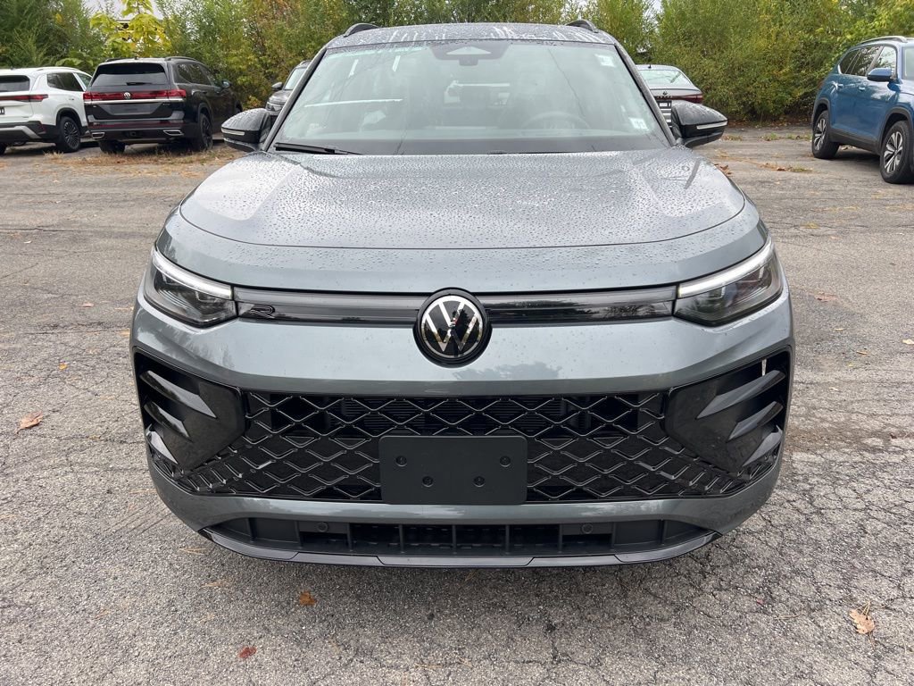 New 2026 Volkswagen Tiguan SE R-Line image 2